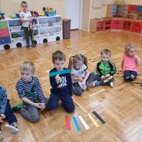 Dzieci z grupy Krasnoludki podczas zabawy Andrzejkowej (2)