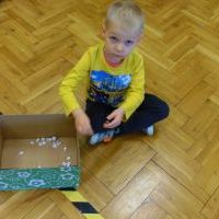 Dzieci z grupy Smerfy podczas zabawy Andrzejkowej (3)