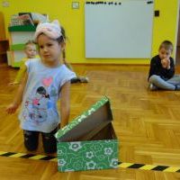 Dzieci z grupy Smerfy podczas zabawy Andrzejkowej (4)
