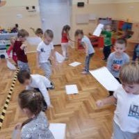 Dzieci podczas zabawy (2)