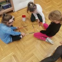 Dzieci podczas zabawy (10)