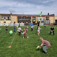 Dzieci podczas zajęć sportowych (5)