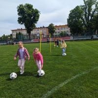 Dzieci podczas zajęć sportowych (8)